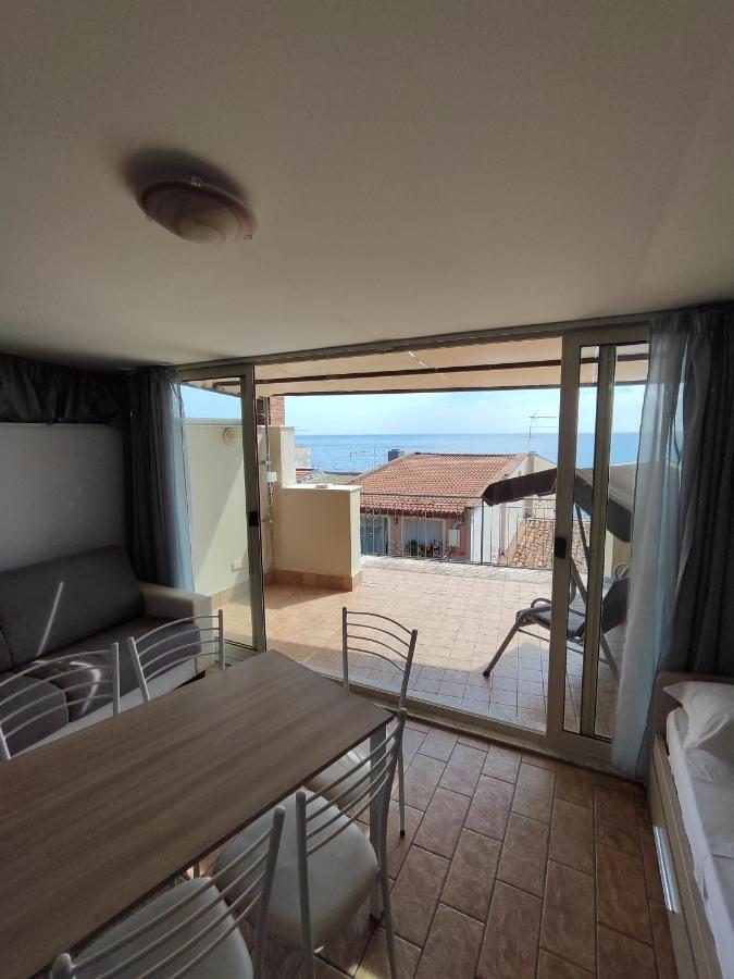 Sicily Travel Apartment'S 4 Giardini Naxos Kültér fotó