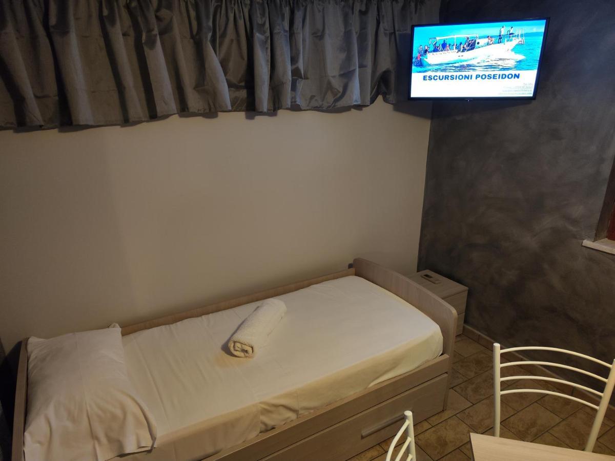 Sicily Travel Apartment'S 4 Giardini Naxos Kültér fotó