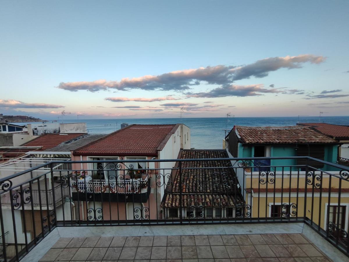 Sicily Travel Apartment'S 4 Giardini Naxos Kültér fotó