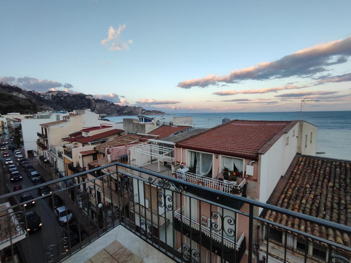 Sicily Travel Apartment'S 4 Giardini Naxos Kültér fotó